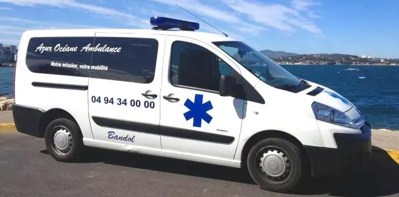 Ambulance près de Toulon